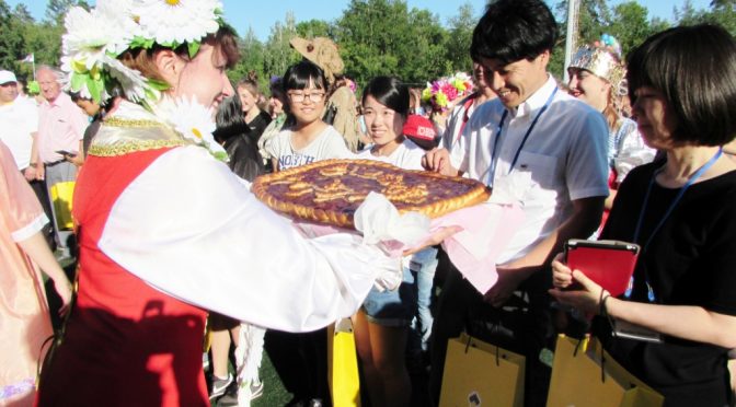 Японские школьники посетили детский лагерь АНХК